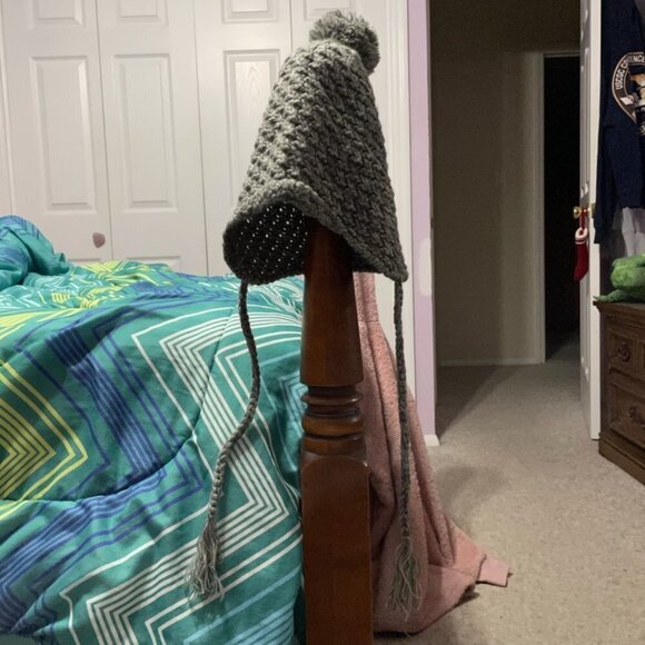 Grey Knit Winter Hat with Pom Pom - Picture 1 of 4